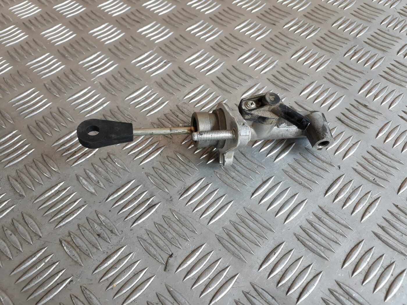 Sajūga galvenais cilindrs priekš HYUNDAI I20 2011 4 Sajūga galvenais cilindrs priekš HYUNDAI I20 2011