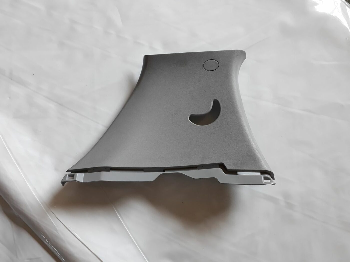 Bagažnieka nodalījuma statnes apdare priekš HYUNDAI I20 2011 1 Bagažnieka nodalījuma statnes apdare priekš HYUNDAI I20 2011