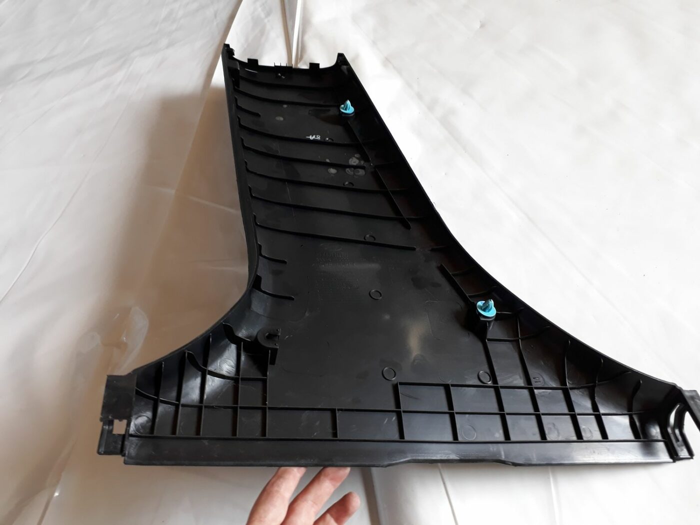 Vidējas salona statnes apdare priekš HYUNDAI I20 2011 4 Vidējas salona statnes apdare priekš HYUNDAI I20 2011