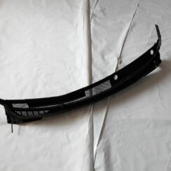 Vējstikla uzlikas (deflektora) režģis priekš HYUNDAI I20 2011