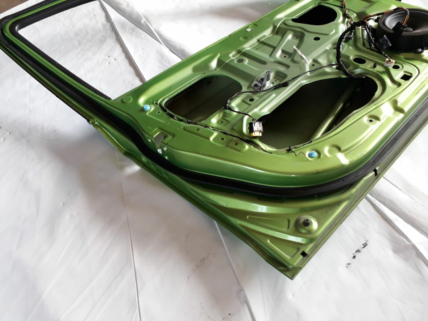 Priekšējās kreisās durvis priekš HYUNDAI I20 2011 11 Priekšējās kreisās durvis priekš HYUNDAI I20 2011