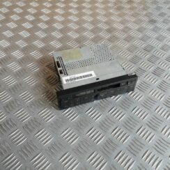 Automašīnas radio priekš AUDI A4 1999