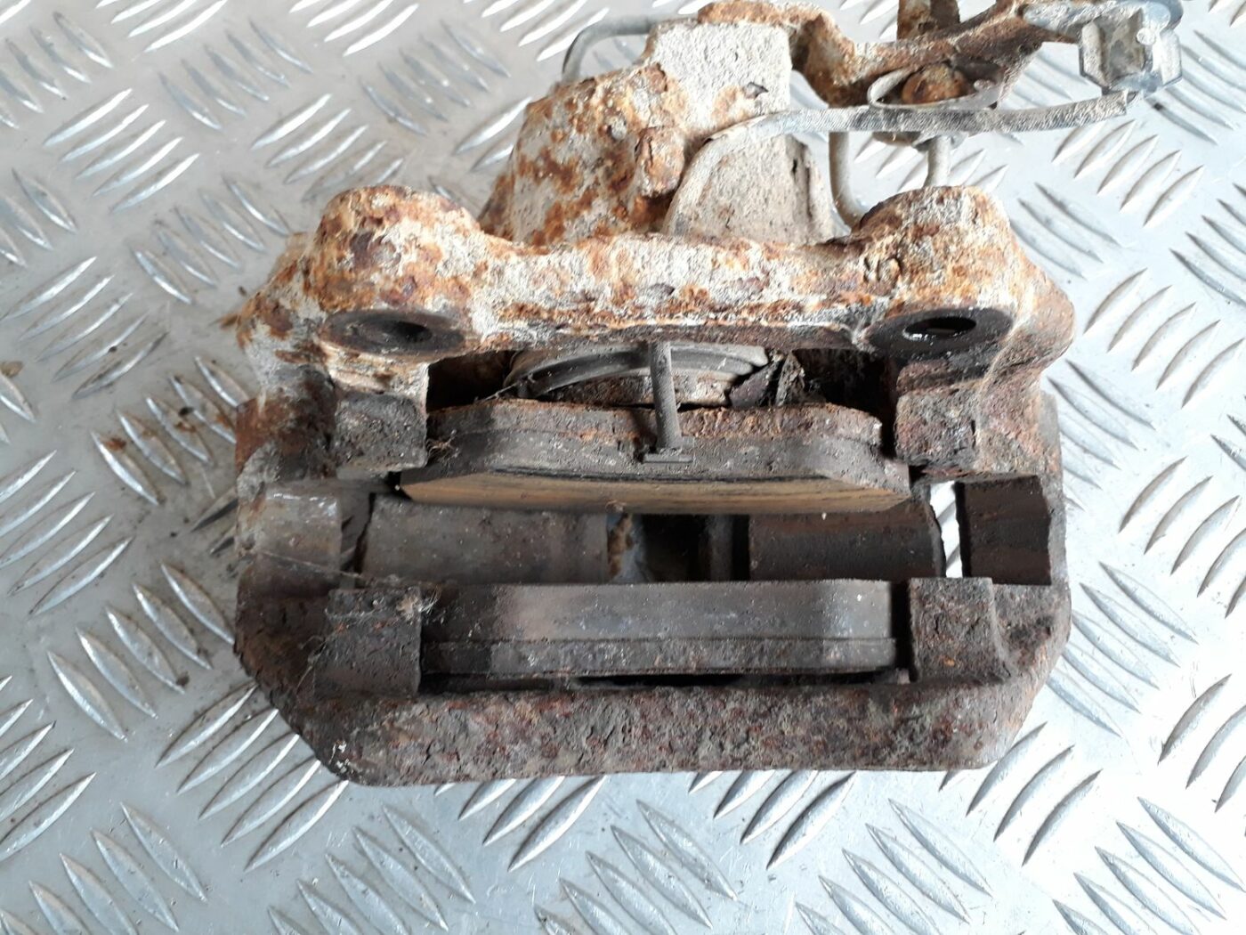 Priekšējais kreisais suports priekš AUDI A4 1999 5 Priekšējais kreisais suports priekš AUDI A4 1999