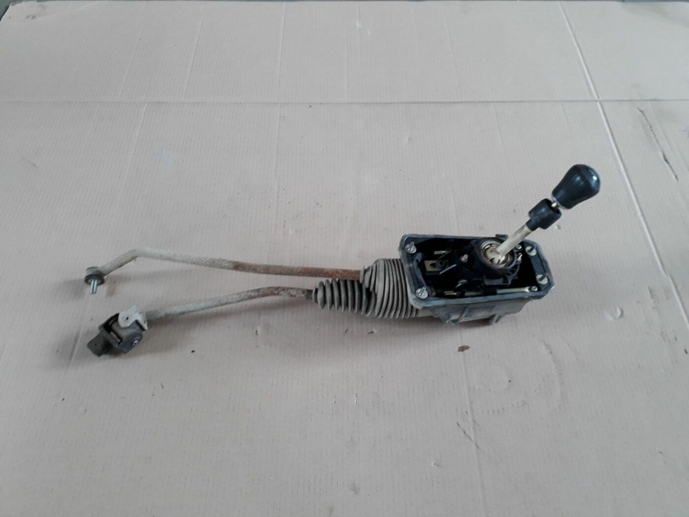 Ātrumu pārslēgšanas slēdzis priekš AUDI A4 1999 1 Ātrumu pārslēgšanas slēdzis priekš AUDI A4 1999