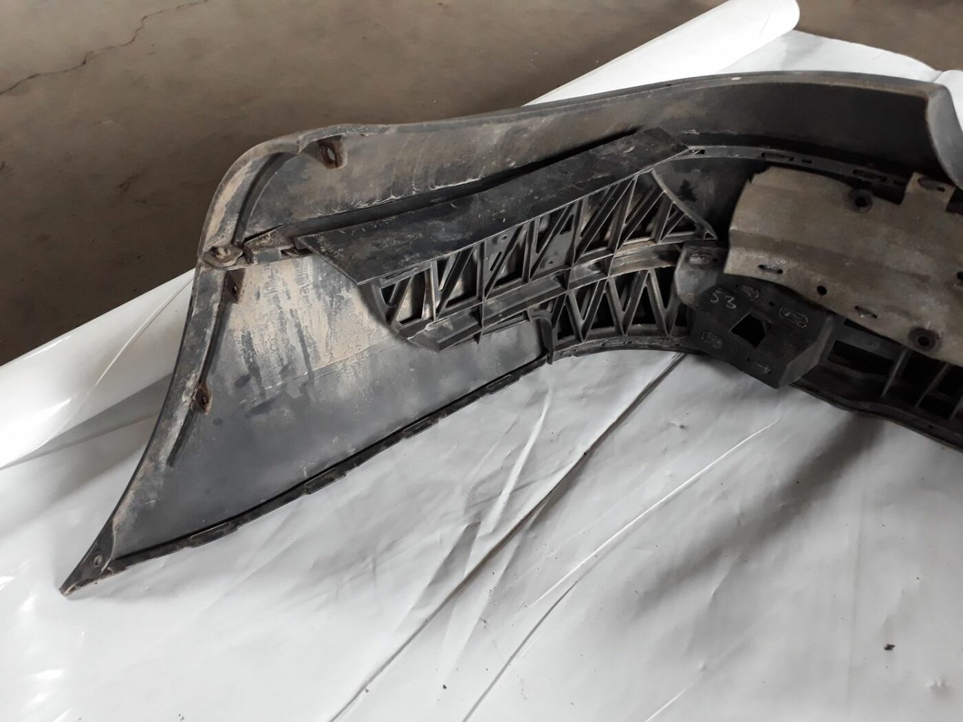 Aizmugures buferis priekš AUDI A4 1999 7 Aizmugures buferis priekš AUDI A4 1999