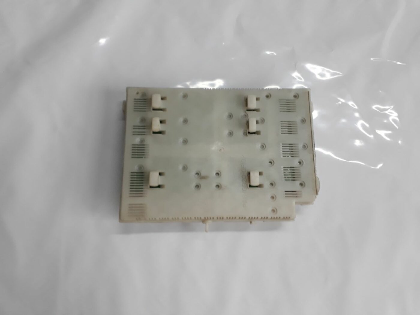 Drošinātāju bloks priekš VOLVO V70 2010 3 Drošinātāju bloks priekš VOLVO V70 2010