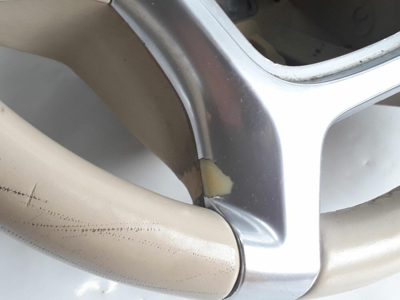 Stūre priekš VOLVO V70 2010 7 Stūre priekš VOLVO V70 2010