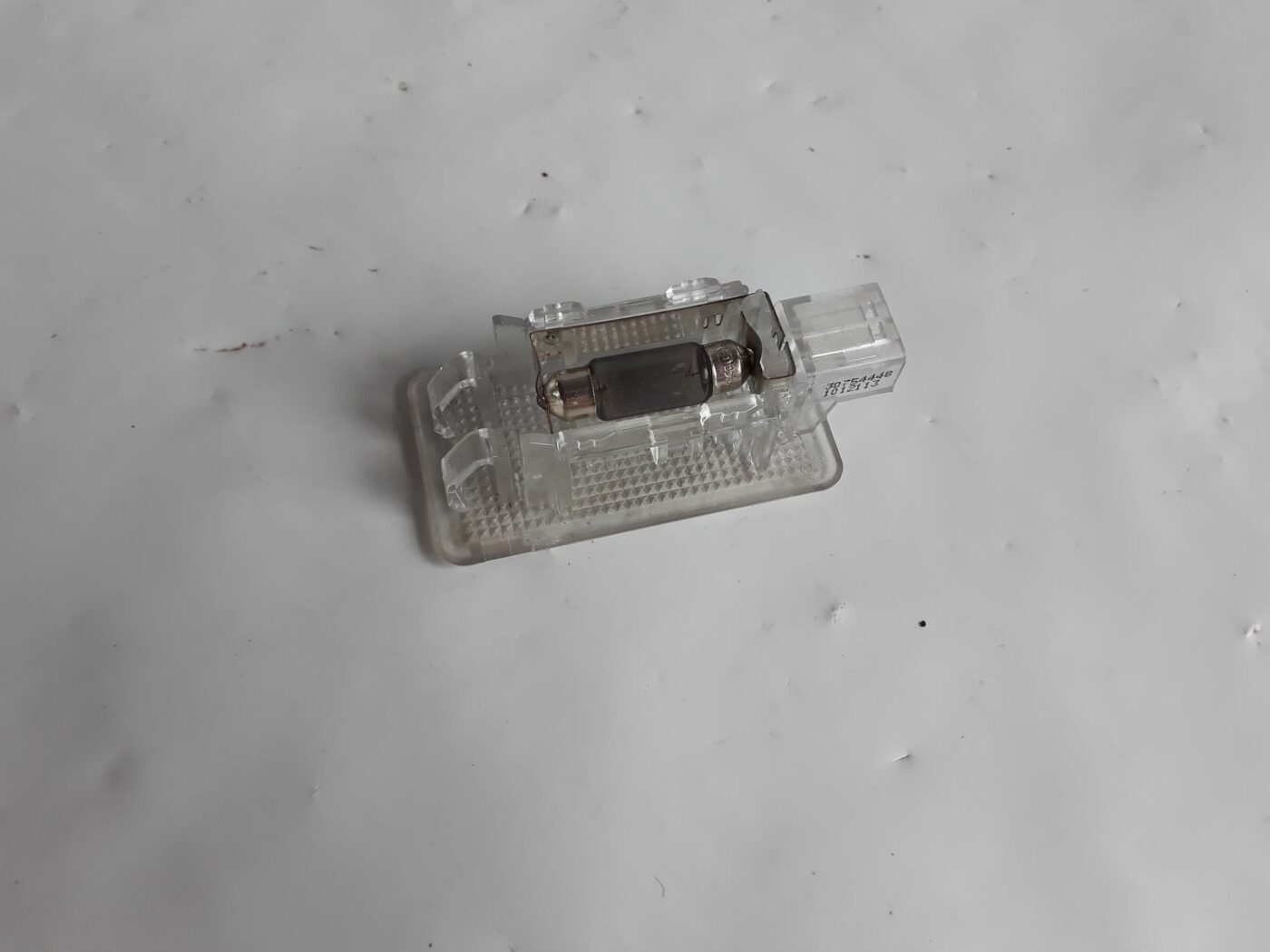 Apgaismojums bagažnieka nodalījuma priekš VOLVO V70 2010 2 Apgaismojums bagažnieka nodalījuma priekš VOLVO V70 2010