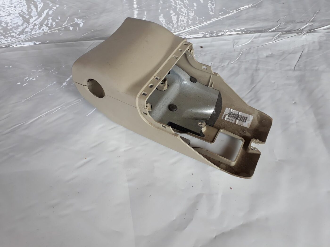 Stūres statnes putekļu aizsargs (salonā) priekš VOLVO V70 2010 2 Stūres statnes putekļu aizsargs (salonā) priekš VOLVO V70 2010