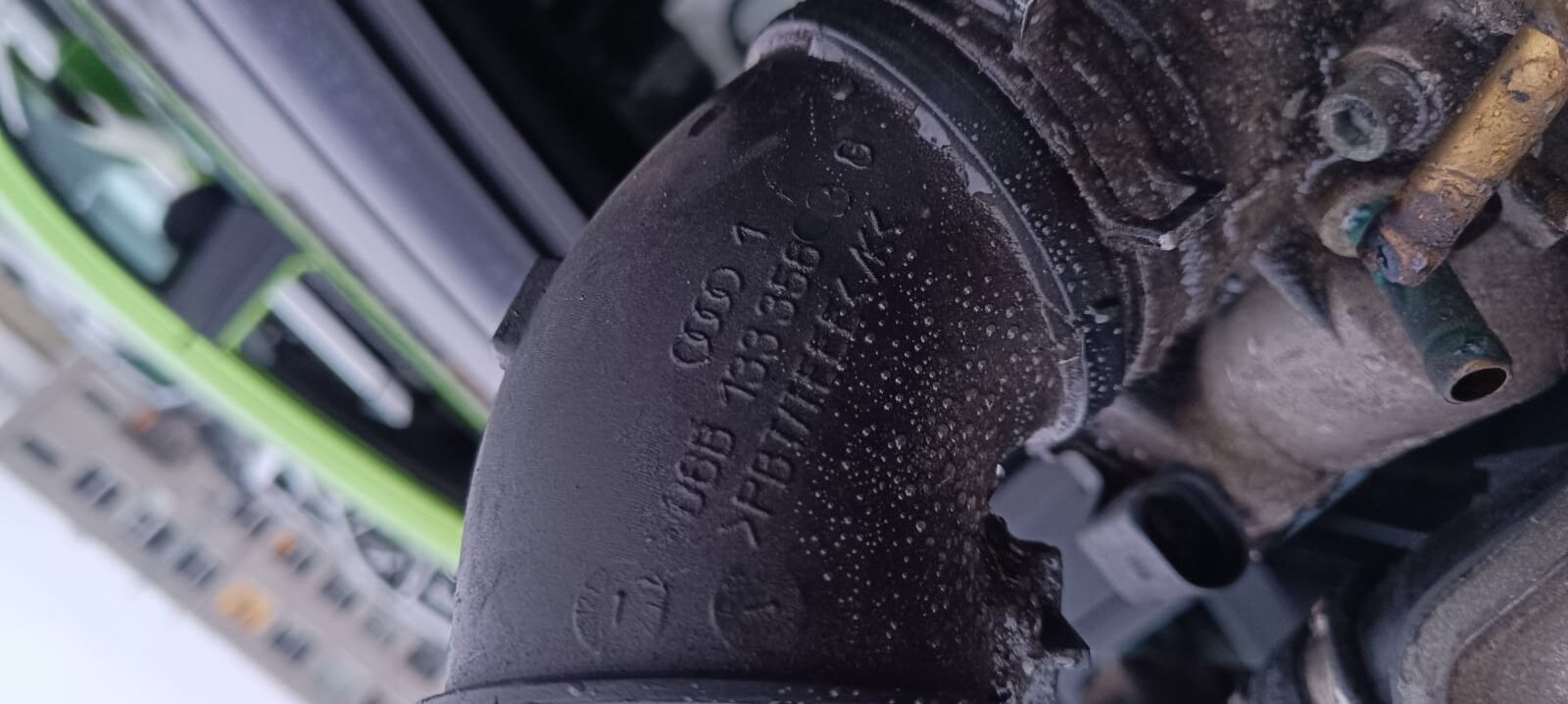 Droseļvārsta gaisa vads priekš AUDI A4 1999 2 Droseļvārsta gaisa vads priekš AUDI A4 1999