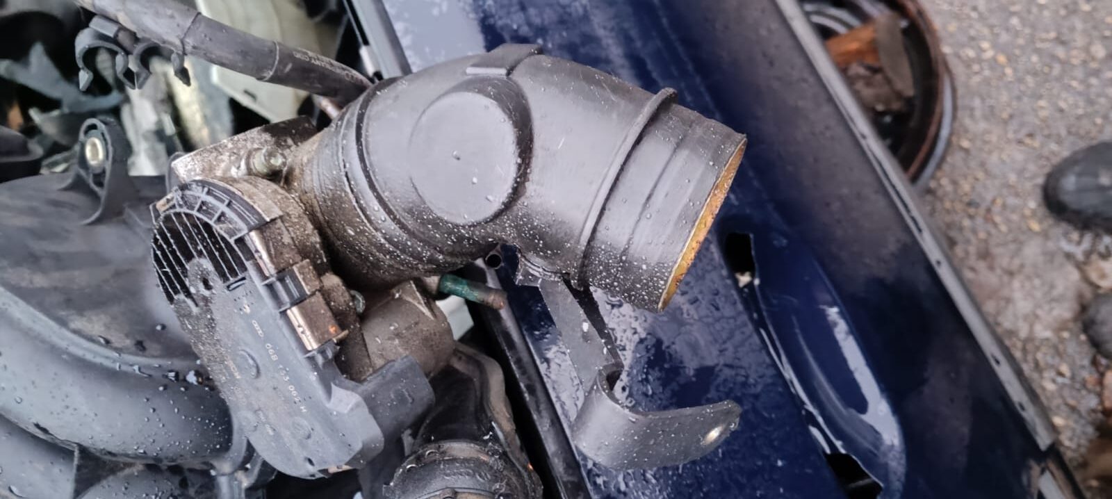 Droseļvārsta gaisa vads priekš AUDI A4 1999 1 Droseļvārsta gaisa vads priekš AUDI A4 1999