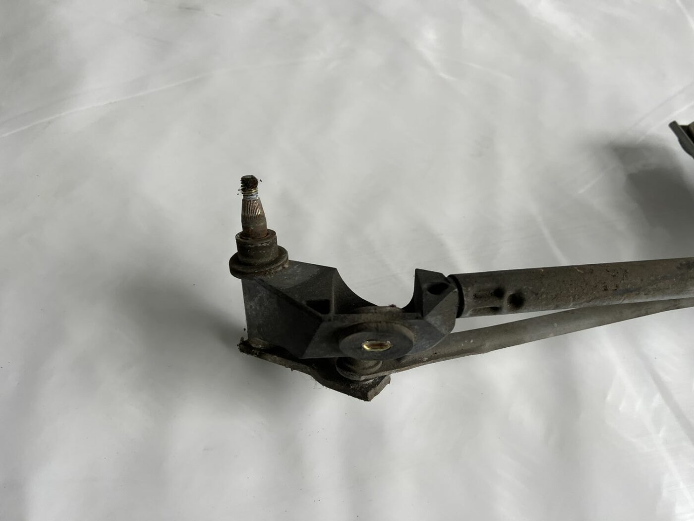 Vējstikla tīrīšanas mehānisms priekš VOLVO V70 2000 7 Vējstikla tīrīšanas mehānisms priekš VOLVO V70 2000