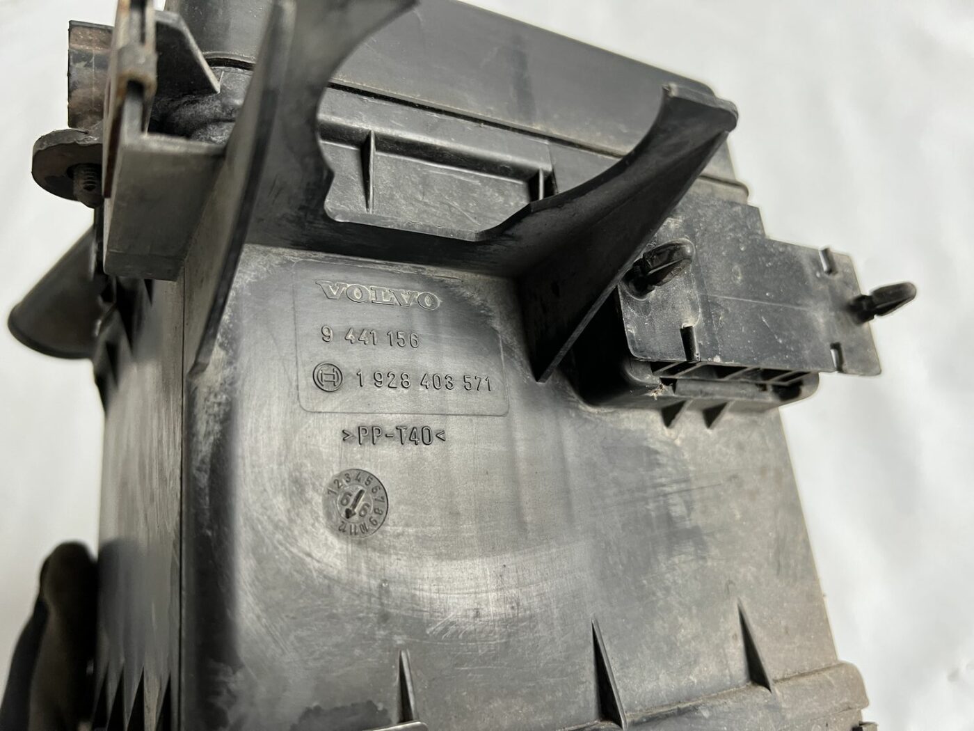 Drošinātāju kārbas korpuss priekš VOLVO V70 2000 3 Drošinātāju kārbas korpuss priekš VOLVO V70 2000