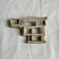 Priekšēja bufera kronšteins priekš VOLVO V70 2000