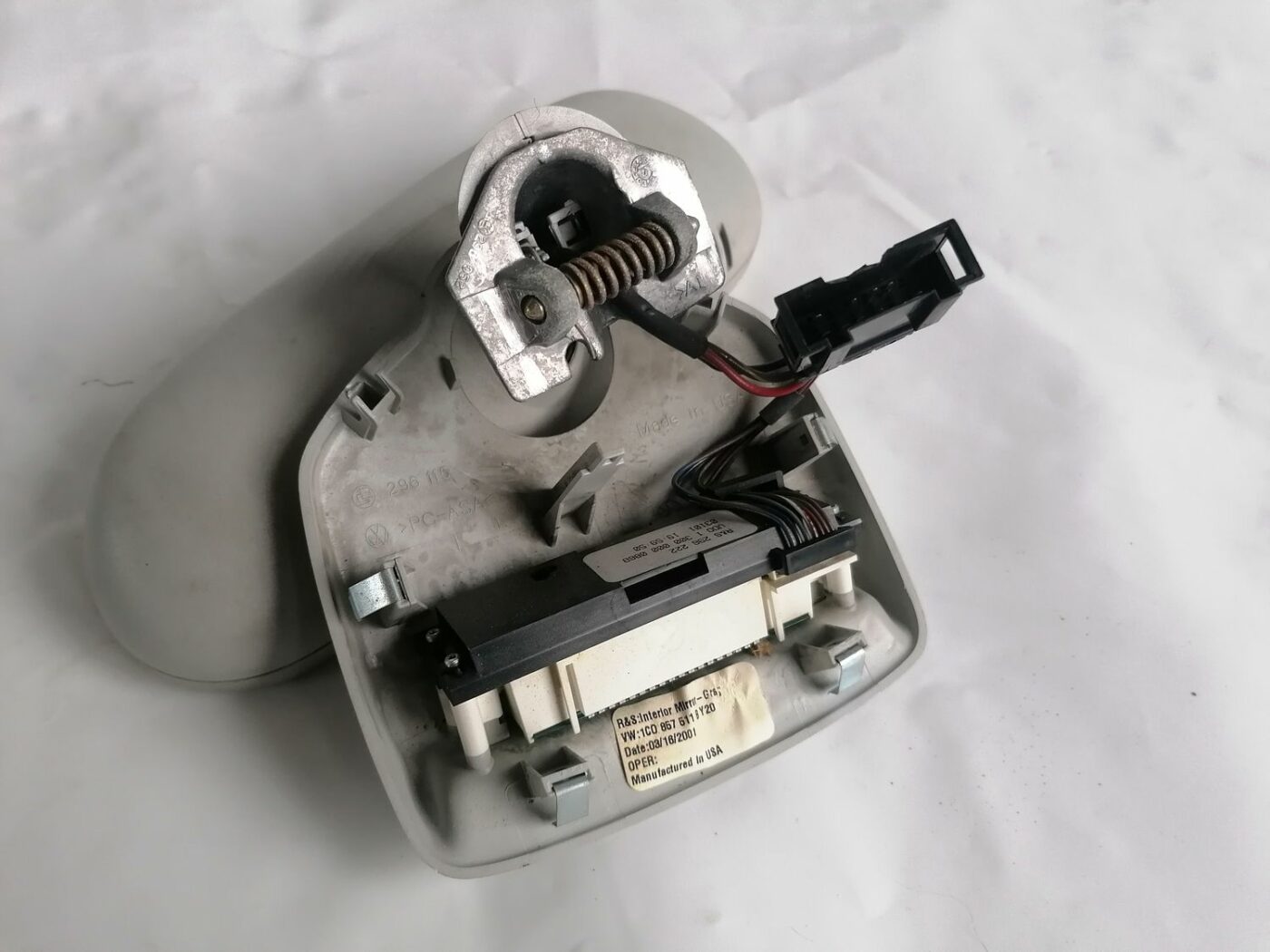 Salona atpakaļskata spogulis priekš VW NEW BEETLE 2001 8 Salona atpakaļskata spogulis priekš VW NEW BEETLE 2001