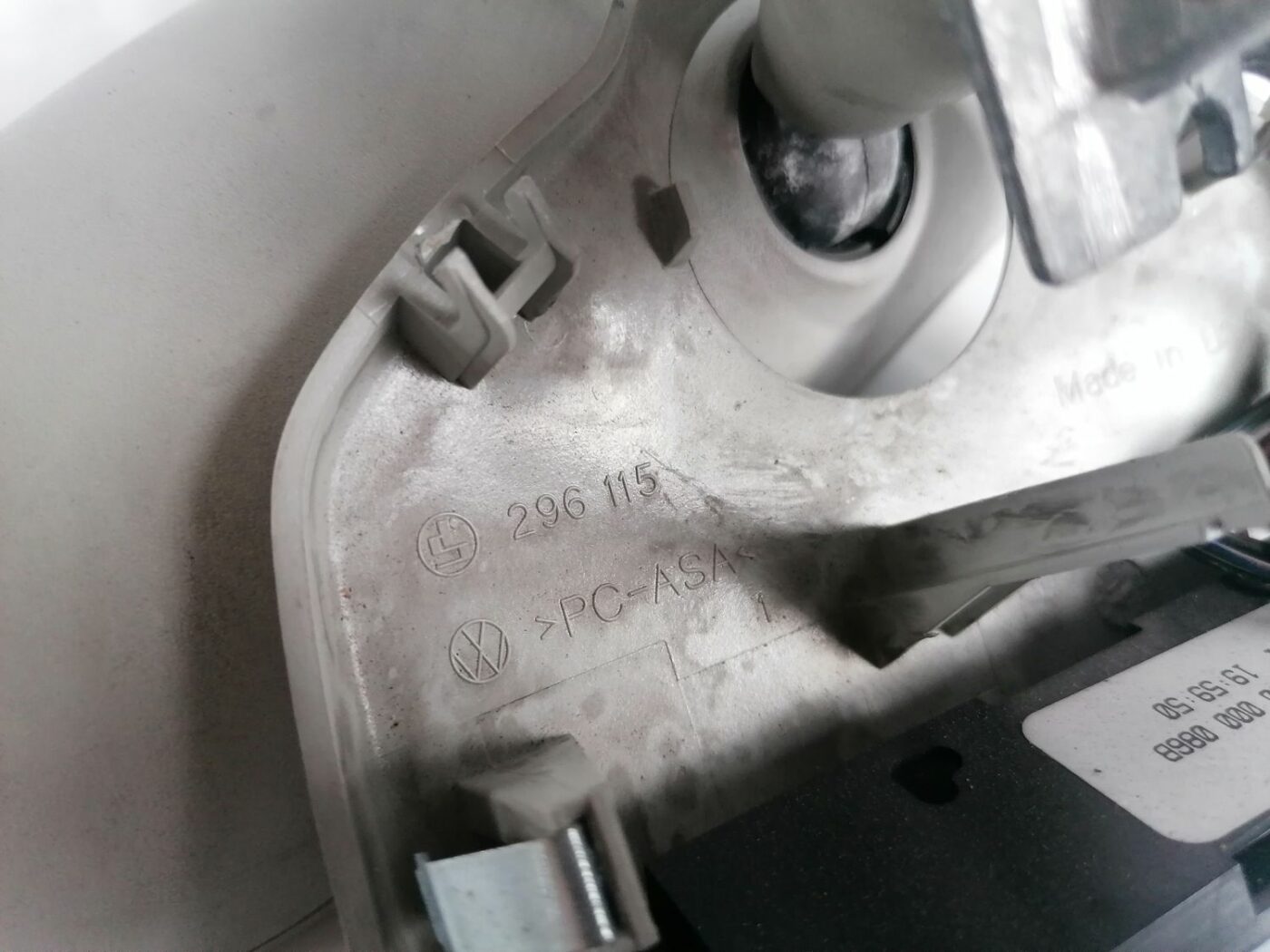 Salona atpakaļskata spogulis priekš VW NEW BEETLE 2001 6 Salona atpakaļskata spogulis priekš VW NEW BEETLE 2001