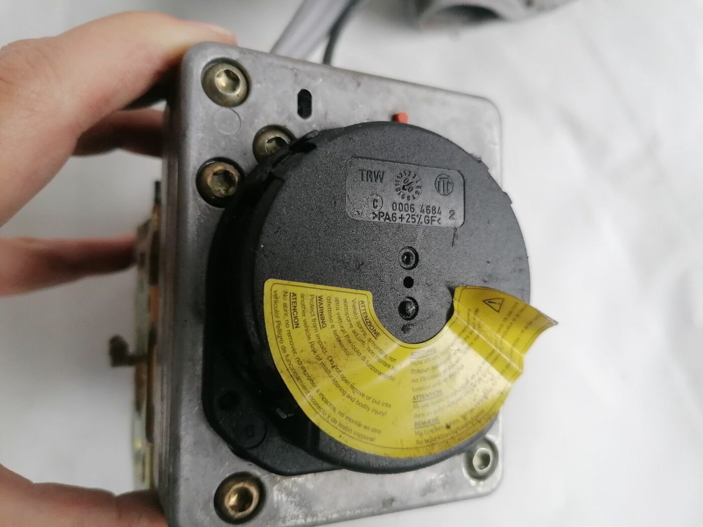 Priekšējā labā drošības josta priekš VW NEW BEETLE 2001 8 Priekšējā labā drošības josta priekš VW NEW BEETLE 2001