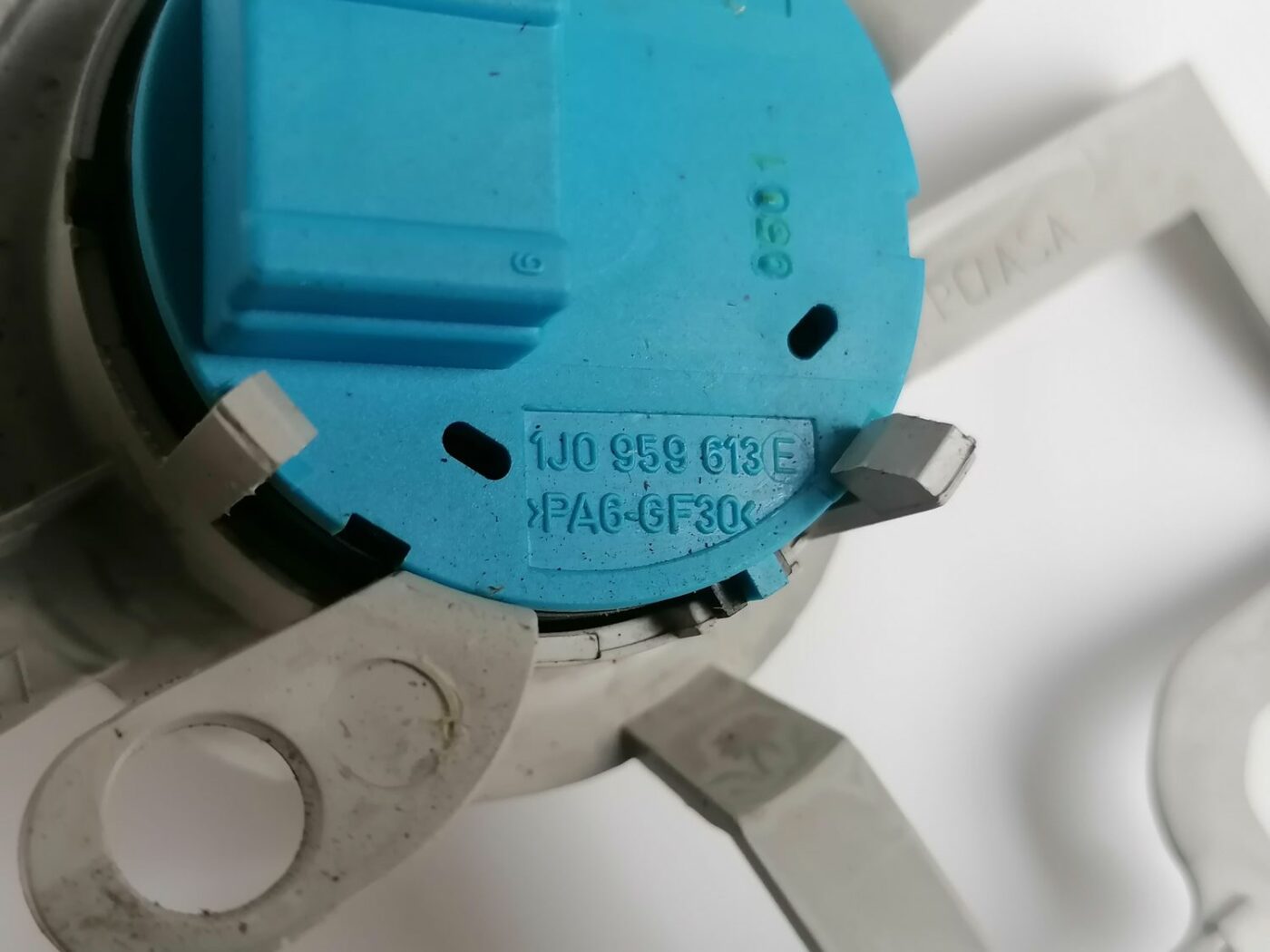 Jumta lūkas atvēršanas poga/rokturis/slēdzis priekš VW NEW BEETLE 2001 4 Jumta lūkas atvēršanas poga/rokturis/slēdzis priekš VW NEW BEETLE 2001