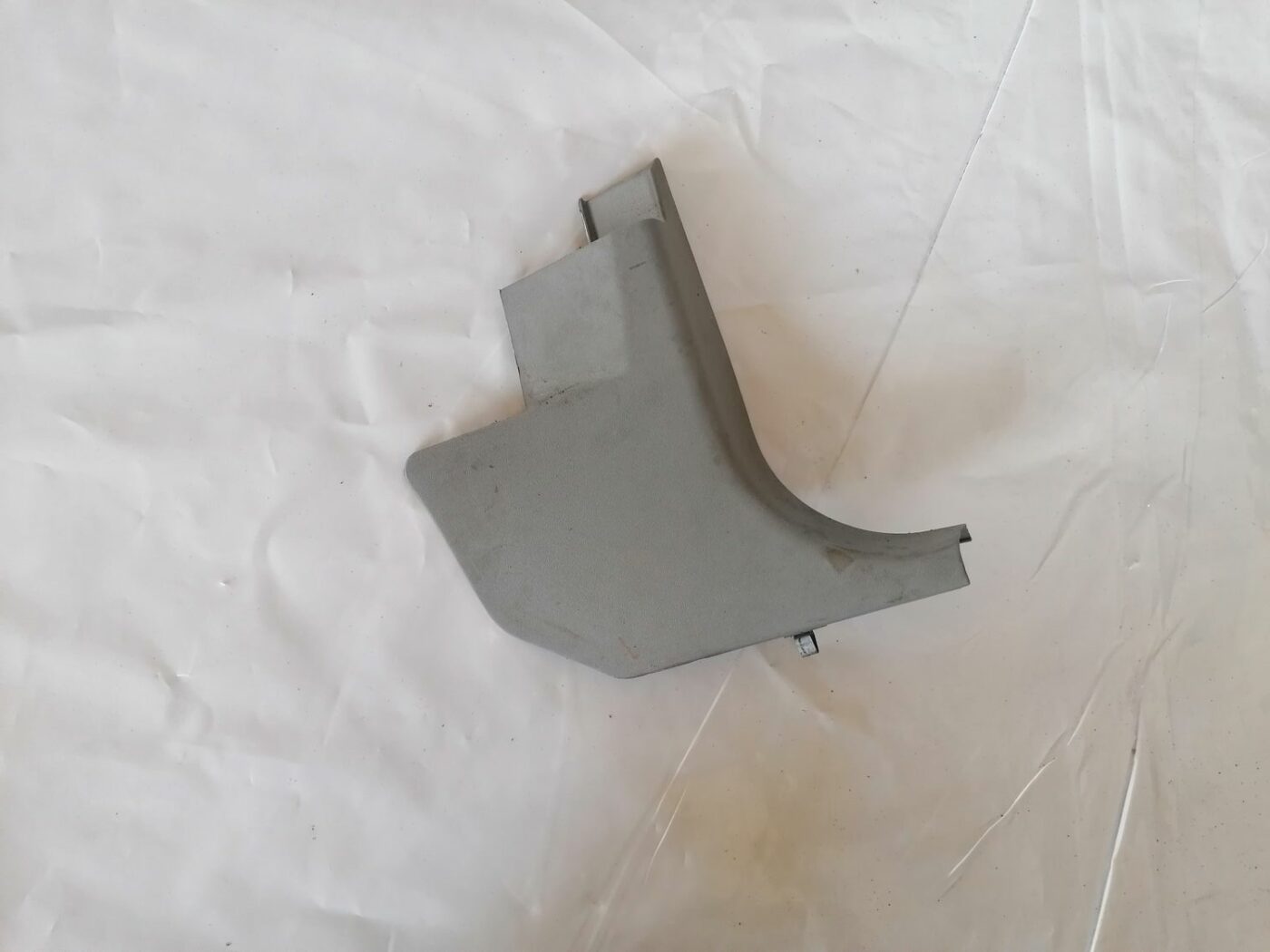 Sliekšņa priekšēja laba uzlika (salonā) priekš VW NEW BEETLE 2001 1 Sliekšņa priekšēja laba uzlika (salonā) priekš VW NEW BEETLE 2001