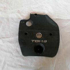 Dzinēja dekoratīvais vāks priekš VW NEW BEETLE 2001