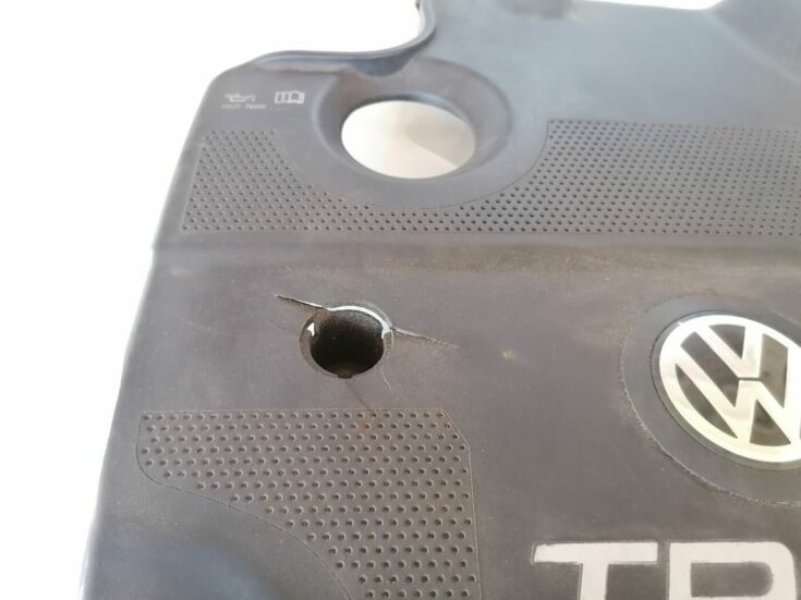 Dzinēja dekoratīvais vāks priekš VW NEW BEETLE 2001