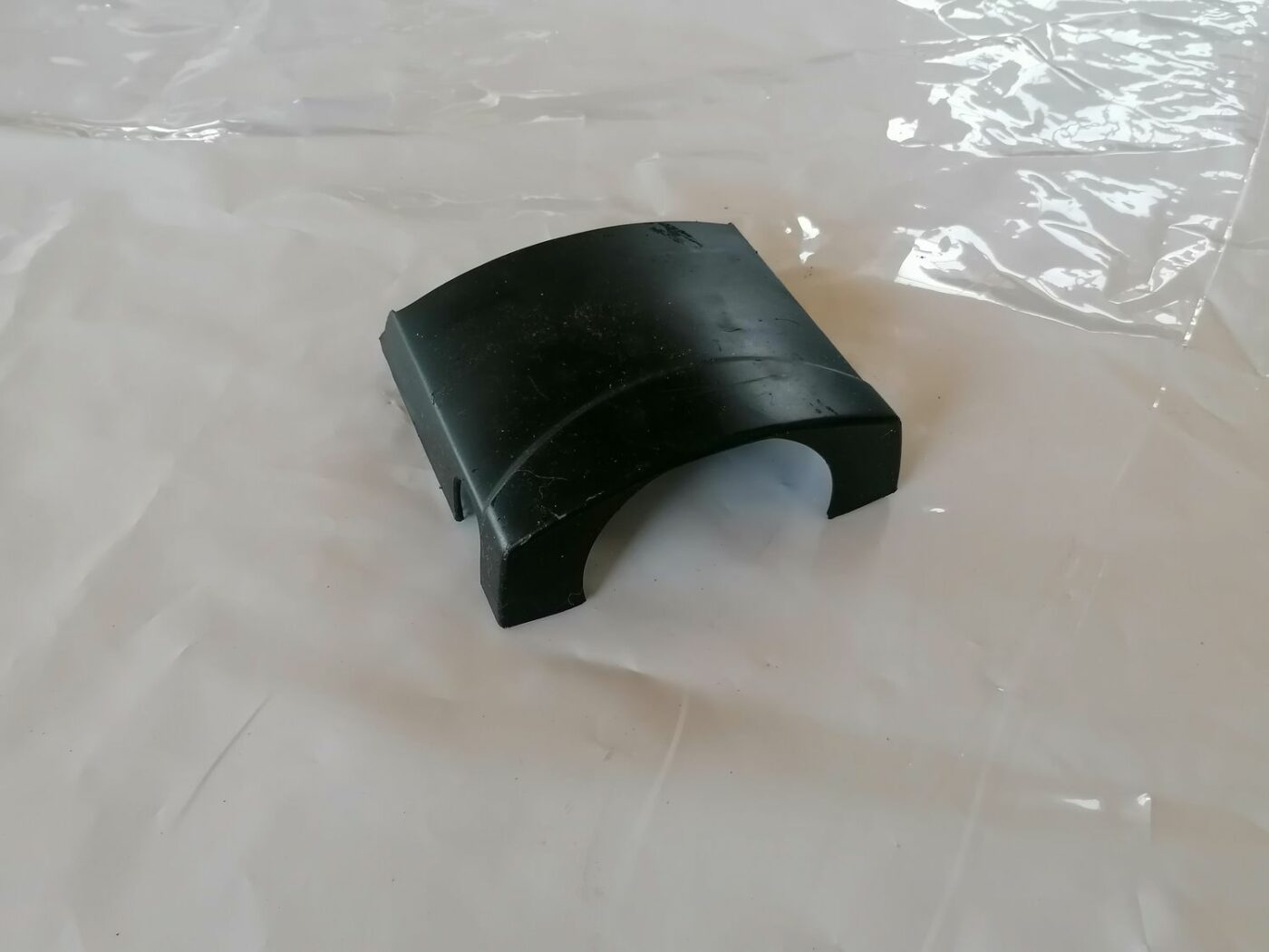 Stūres statnes putekļu aizsargs (salonā) priekš VW NEW BEETLE 2001 1 Stūres statnes putekļu aizsargs (salonā) priekš VW NEW BEETLE 2001