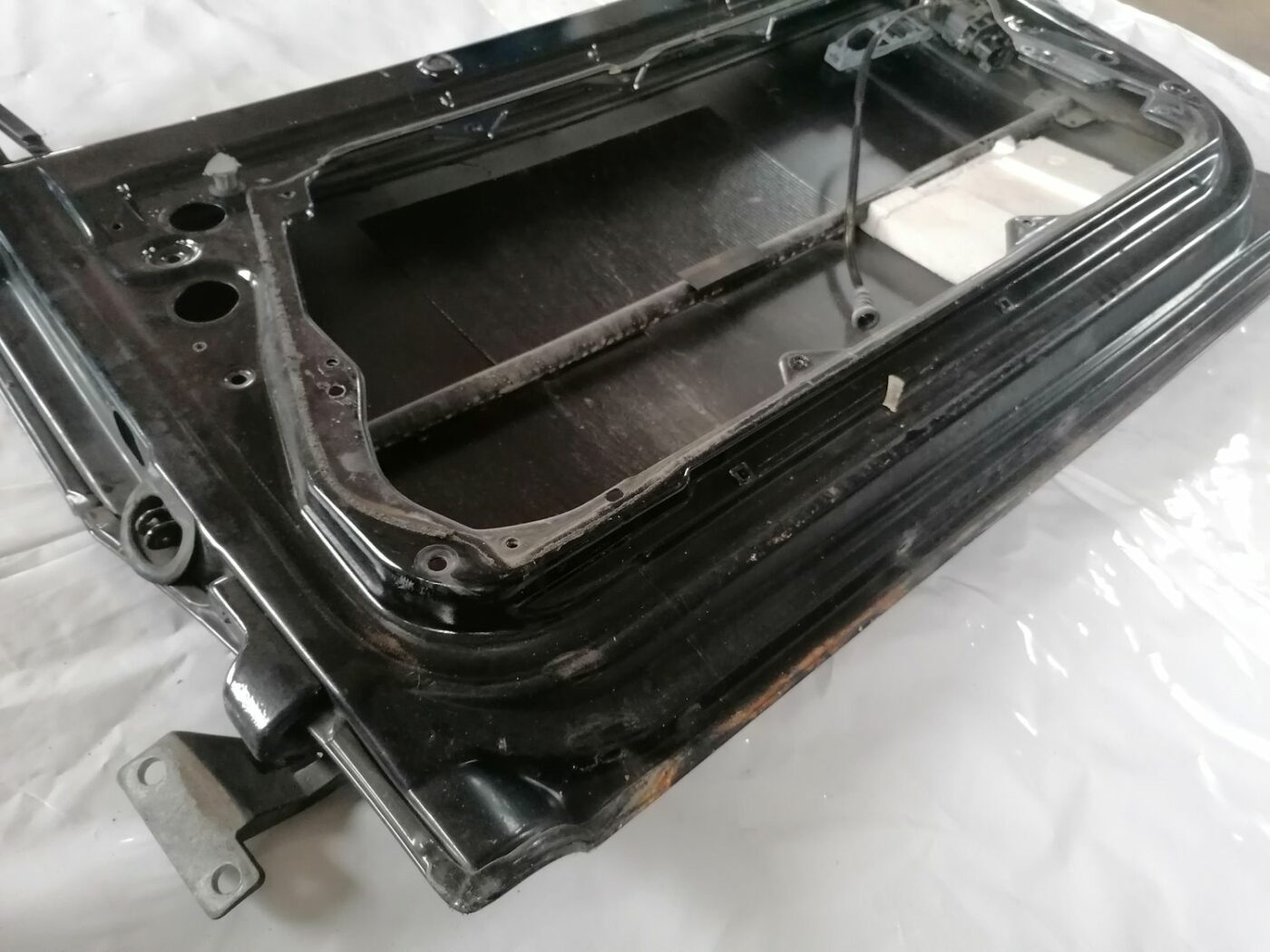 Priekšējās labās durvis priekš VW NEW BEETLE 2001 3 Priekšējās labās durvis priekš VW NEW BEETLE 2001