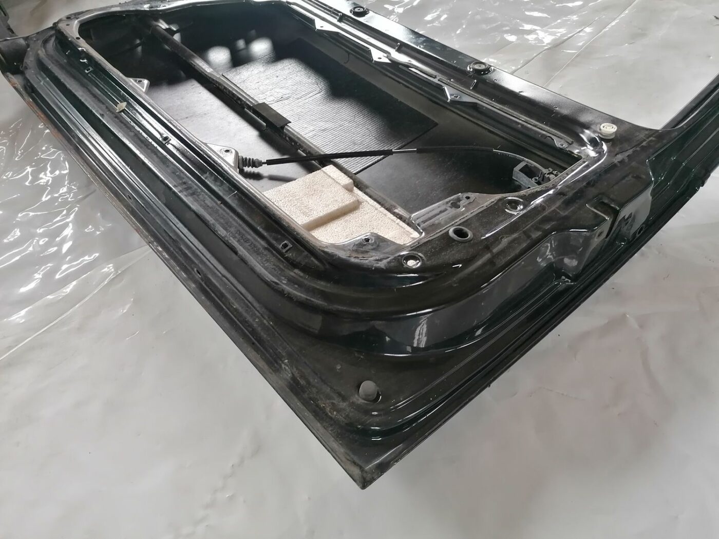 Priekšējās labās durvis priekš VW NEW BEETLE 2001 4 Priekšējās labās durvis priekš VW NEW BEETLE 2001