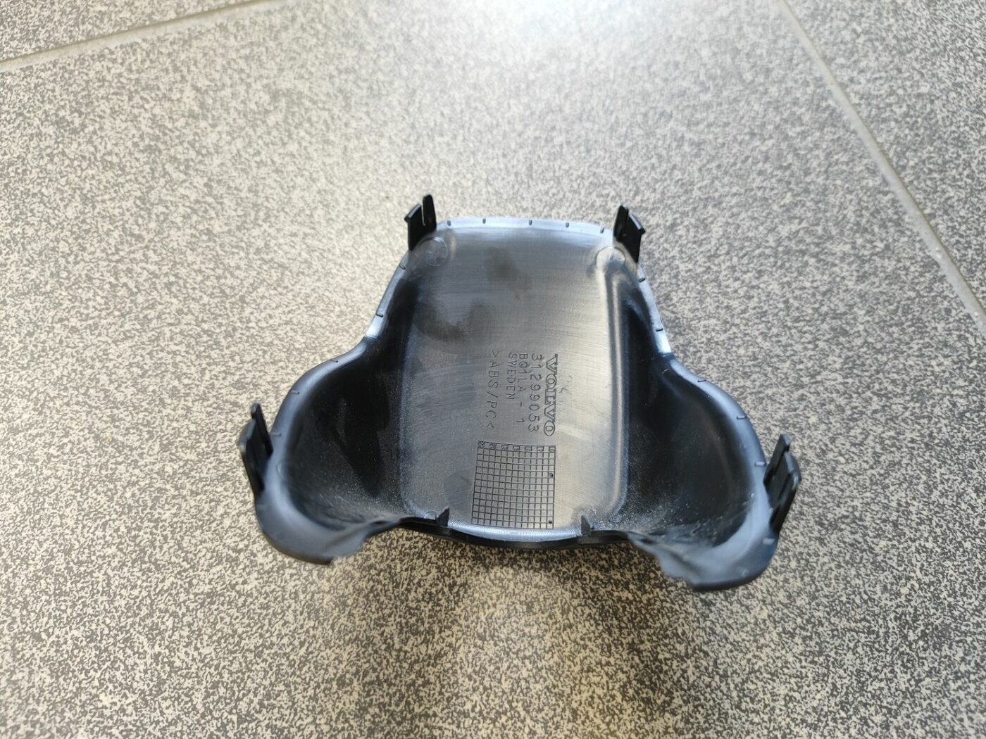 Atpakaļskata spoguļa apdare (salonā) priekš VOLVO XC60 2009 4 Atpakaļskata spoguļa apdare (salonā) priekš VOLVO XC60 2009