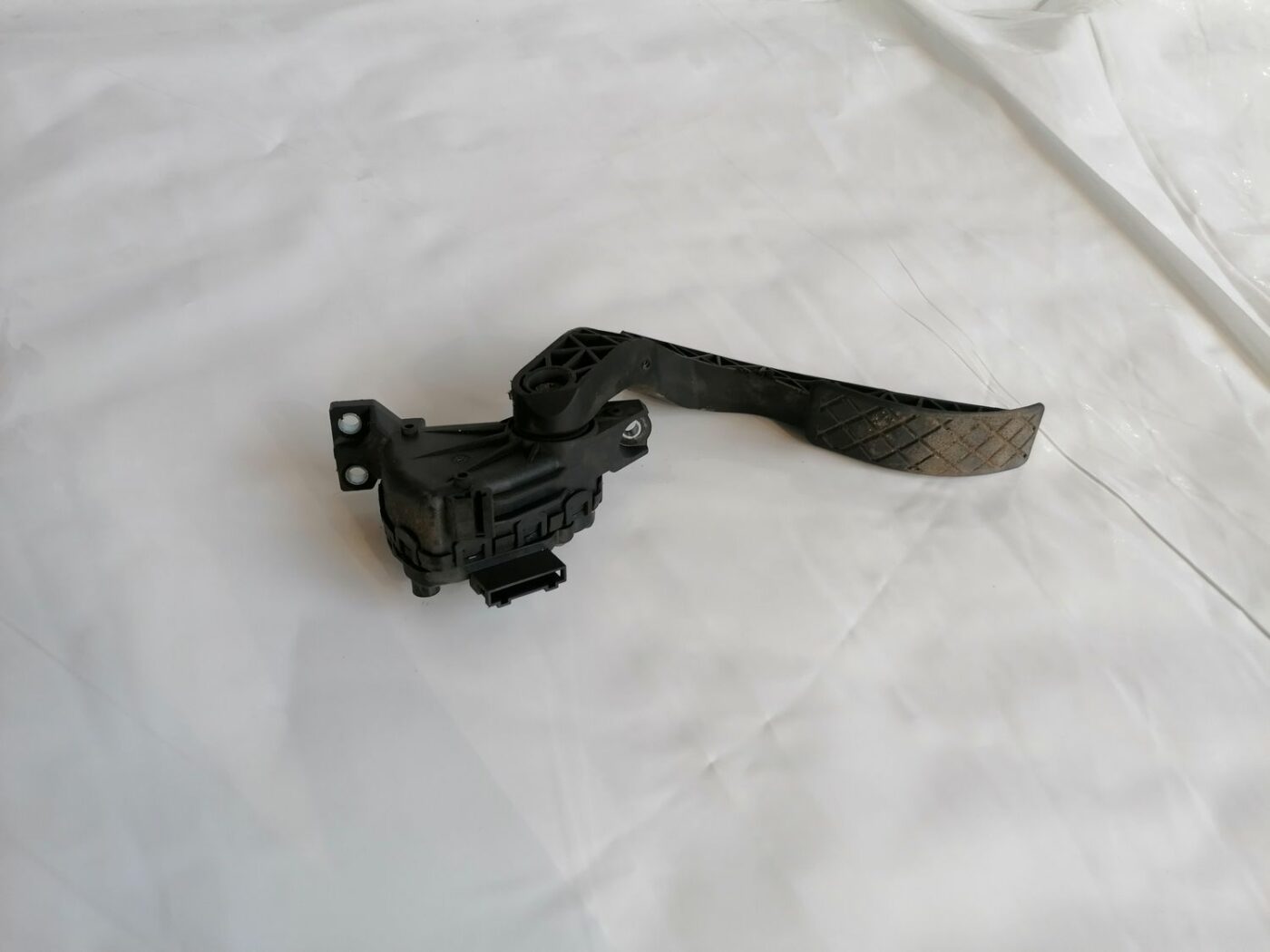 Gāzes pedālis priekš AUDI A4 2001 SEDAN 1 Gāzes pedālis priekš AUDI A4 2001 SEDAN