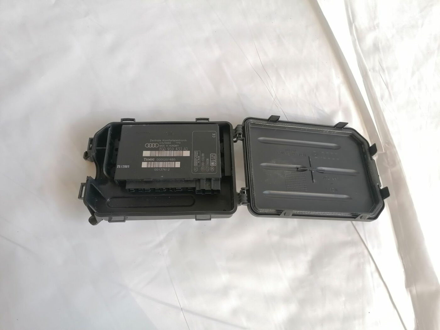 Komforta vadības bloks priekš AUDI A4 2001 SEDAN 6 Komforta vadības bloks priekš AUDI A4 2001 SEDAN