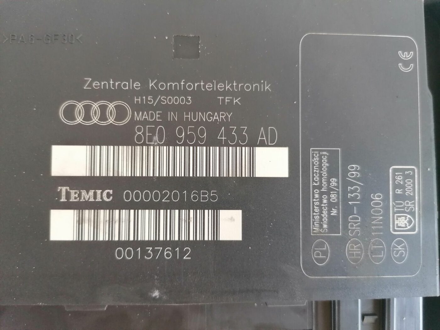 Komforta vadības bloks priekš AUDI A4 2001 SEDAN 3 Komforta vadības bloks priekš AUDI A4 2001 SEDAN