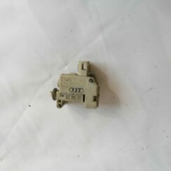 Degvielas tvertnes vāka slēdzene priekš AUDI A4 2001 SEDAN