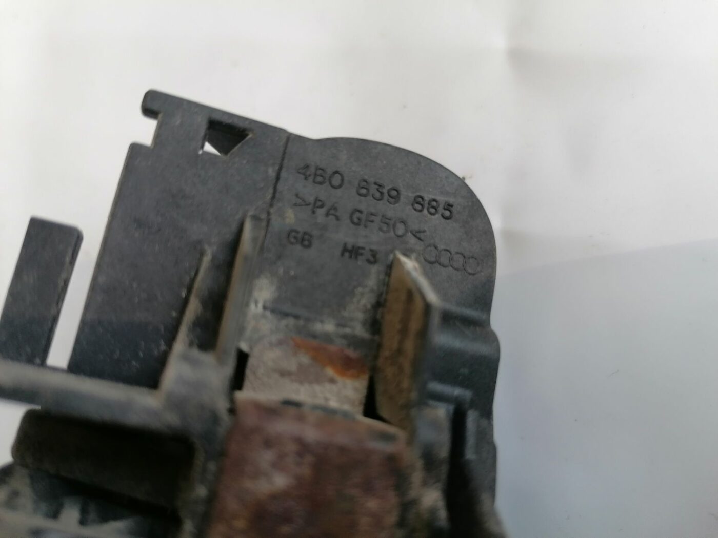 Priekšējāis labais durvju rokturis priekš AUDI A4 2001 SEDAN 3 Priekšējāis labais durvju rokturis priekš AUDI A4 2001 SEDAN