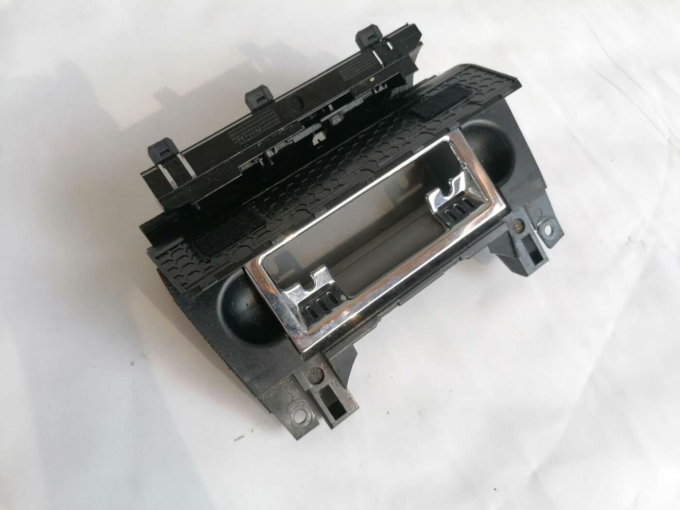 Pelnu trauks priekš AUDI A4 2001 SEDAN 2 Pelnu trauks priekš AUDI A4 2001 SEDAN