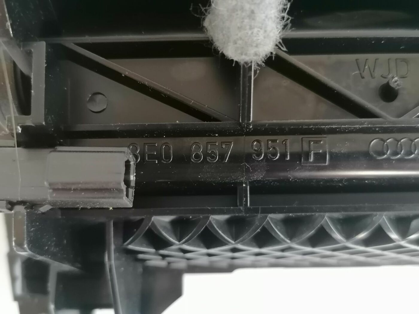 Pelnu trauks priekš AUDI A4 2001 SEDAN 3 Pelnu trauks priekš AUDI A4 2001 SEDAN