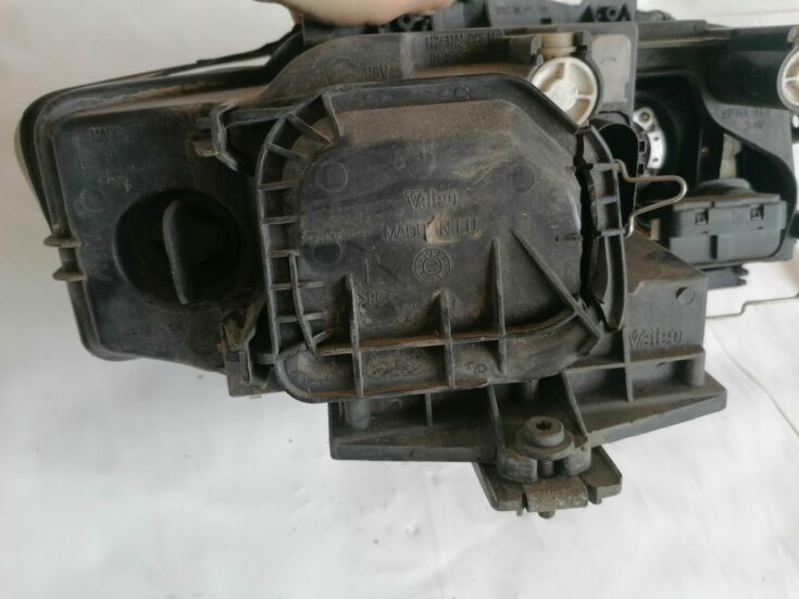 Priekšējais kreisais lukturis priekš AUDI A4 2001 SEDAN
