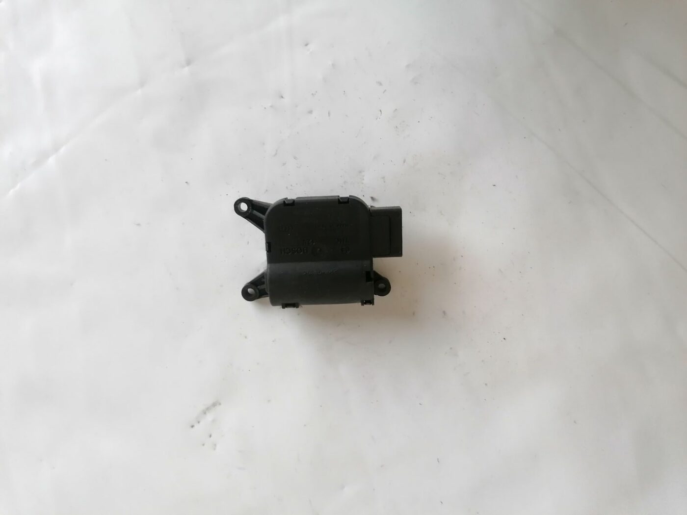 Apsildes sistēmas aktuators priekš AUDI A4 2001 SEDAN 1 Apsildes sistēmas aktuators priekš AUDI A4 2001 SEDAN