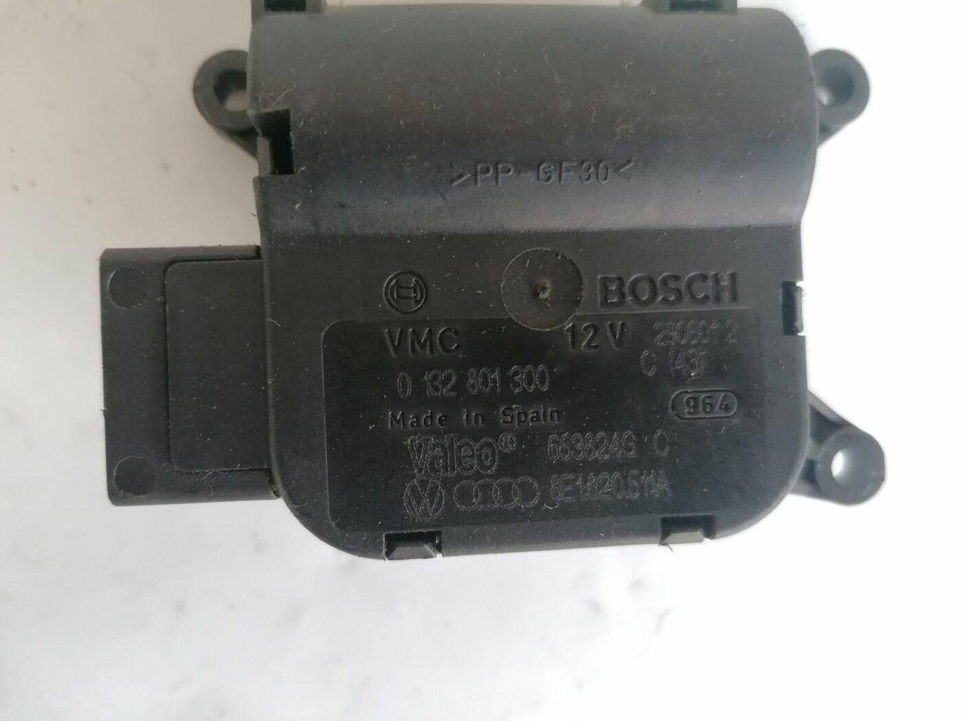 Apsildes sistēmas aktuators priekš AUDI A4 2001 SEDAN 5 Apsildes sistēmas aktuators priekš AUDI A4 2001 SEDAN