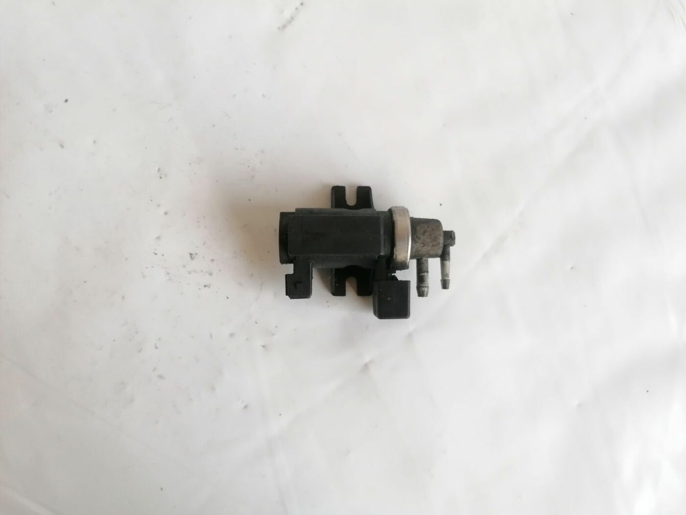 Solenoīda vakuuma vārsts priekš AUDI A4 2001 SEDAN 1 Solenoīda vakuuma vārsts priekš AUDI A4 2001 SEDAN