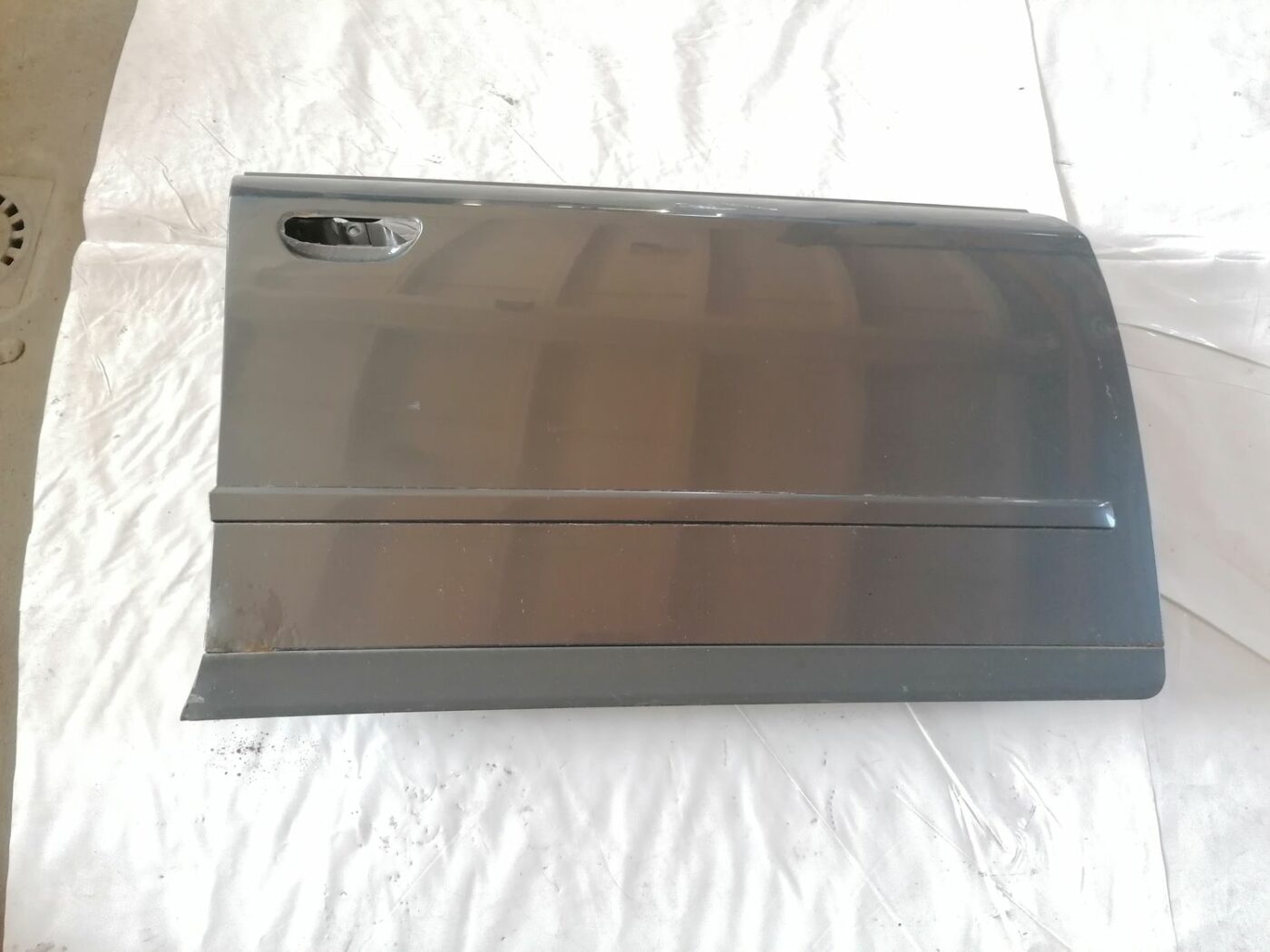 Priekšējās labās durvis priekš AUDI A4 2001 SEDAN 1 Priekšējās labās durvis priekš AUDI A4 2001 SEDAN