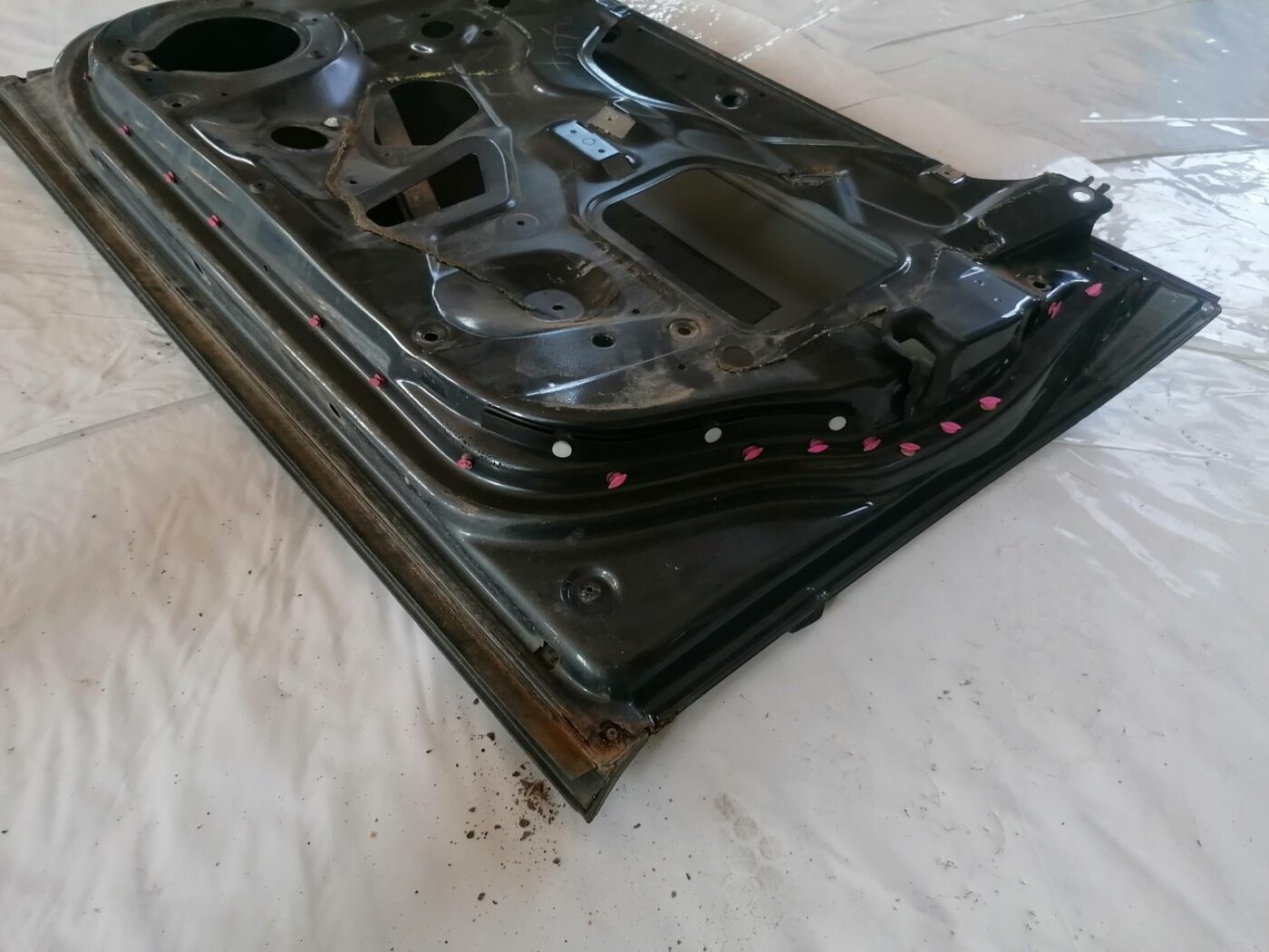 Priekšējās labās durvis priekš AUDI A4 2001 SEDAN 3 Priekšējās labās durvis priekš AUDI A4 2001 SEDAN