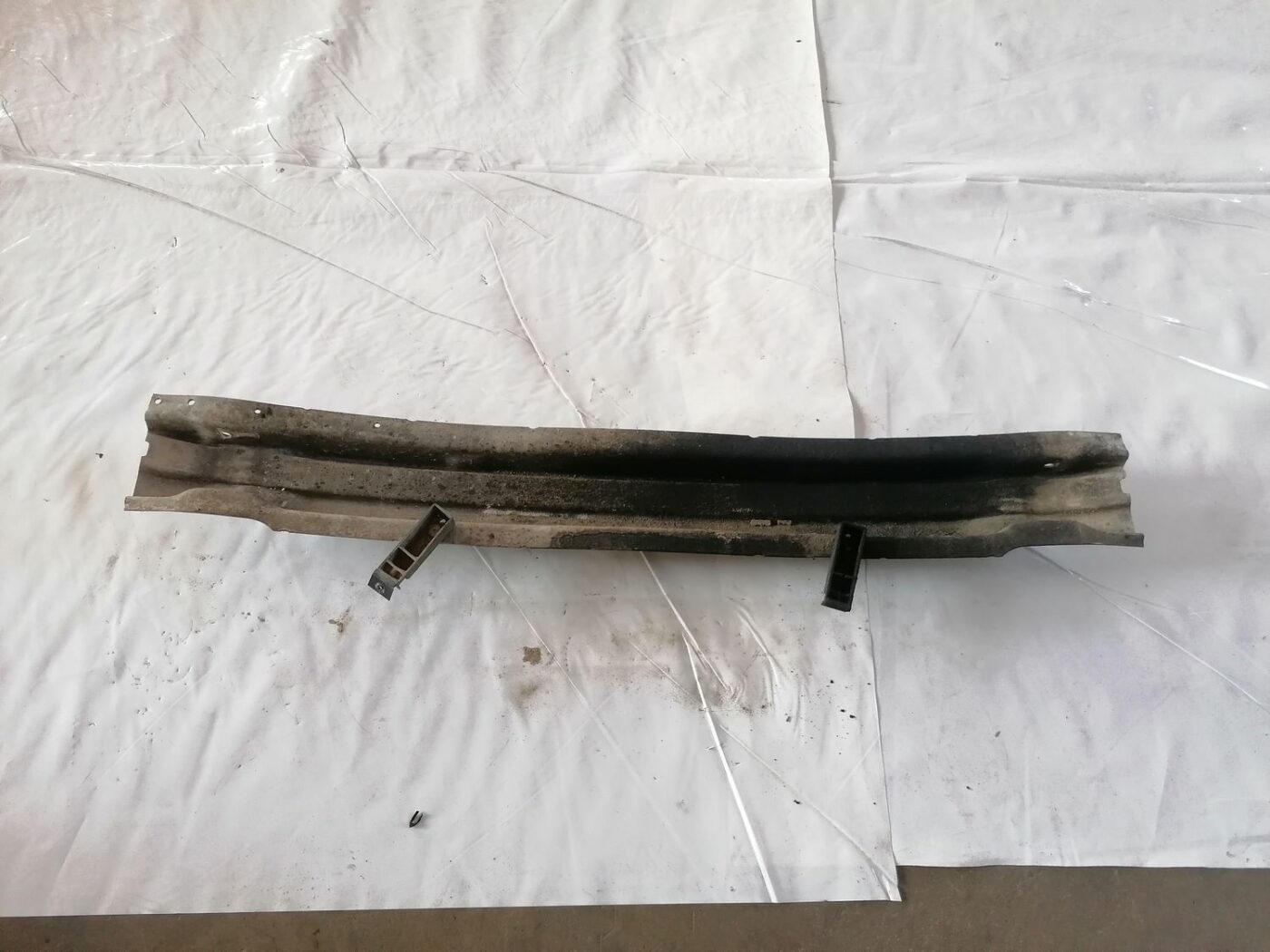 Aizmugurējā bufera pastiprinātājs priekš AUDI A4 2001 SEDAN 2 Aizmugurējā bufera pastiprinātājs priekš AUDI A4 2001 SEDAN