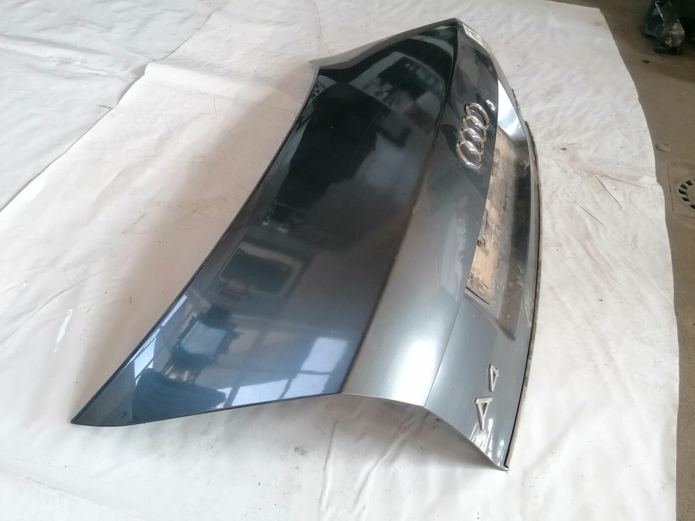 Bagāžnieka vāks priekš AUDI A4 2001 SEDAN 10 Bagāžnieka vāks priekš AUDI A4 2001 SEDAN