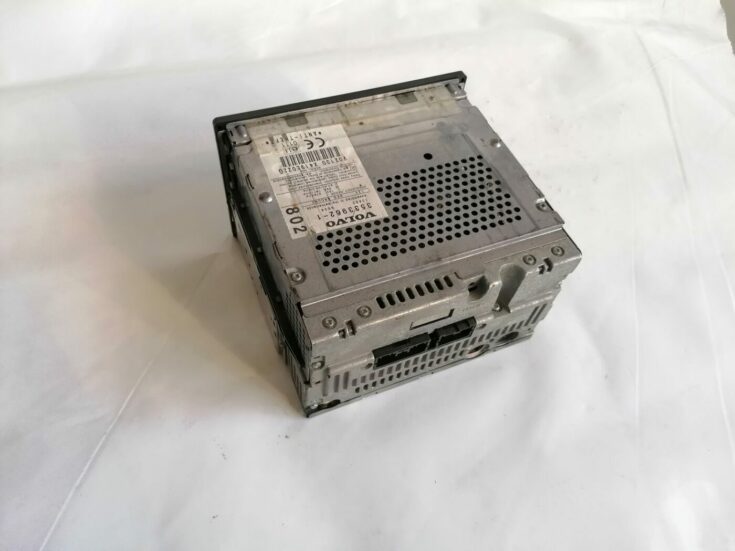 Automašīnas radio priekš VOLVO V70 2000