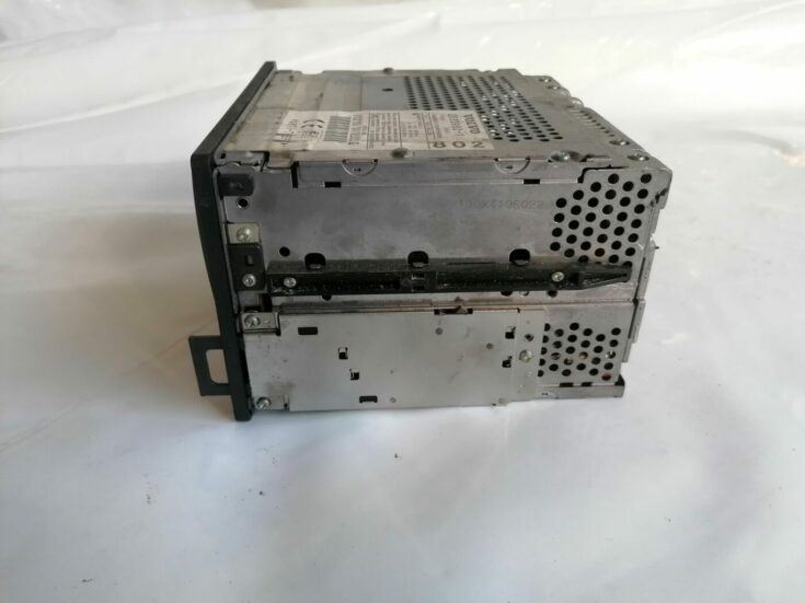 Automašīnas radio priekš VOLVO V70 2000
