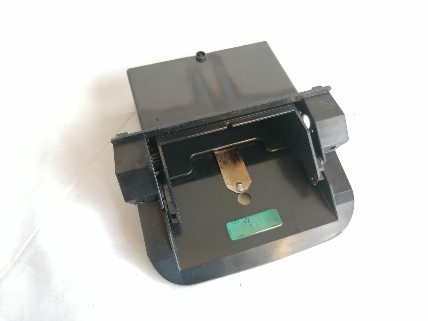 Pelnu trauks priekš VOLVO V70 2000 2 Pelnu trauks priekš VOLVO V70 2000