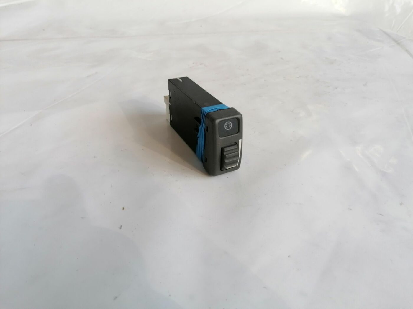 Gaismas spilgtuma regulēšanas poga priekš VOLVO V70 2000 1 Gaismas spilgtuma regulēšanas poga priekš VOLVO V70 2000