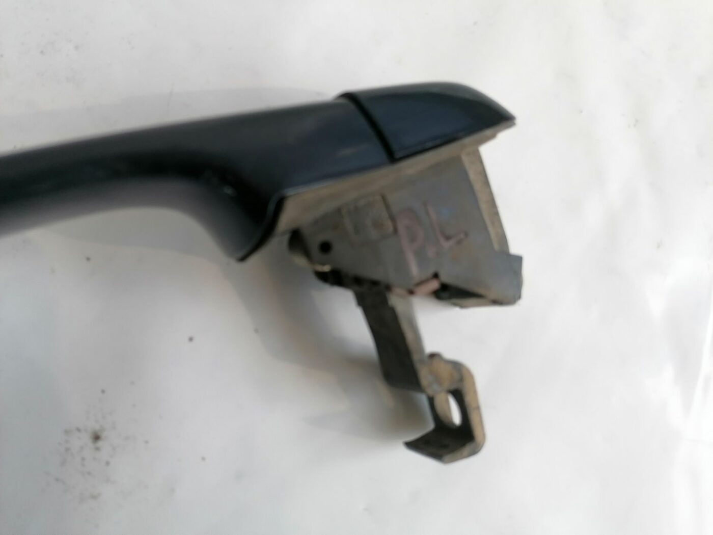 Priekšējāis labais durvju rokturis priekš VOLVO V70 2000 3 Priekšējāis labais durvju rokturis priekš VOLVO V70 2000