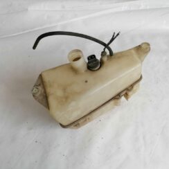 Mazgātāja šķidruma tvertne priekš VOLVO V70 2000